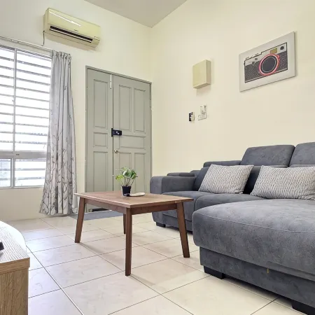 Meru Landed Klebang Ria Homestay 6PAX WiFi Netflix by BeeStay