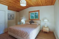 OCEAN FRONT/BEACH access, RENOVATED House Private Lot, PET Friendly, Short Term - 3 Sao