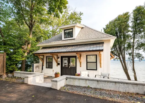 The Carriage House on Lake Superior  I  Lakeshore & Views  I  by Relax Open Air - 4-Star