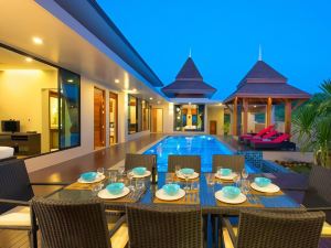 Narintara Private Pool Villas - Free Tuk-Tuk Service to the Beach!