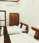 Nha nghi Nha Cua Lam - Lam's House Motel Hotels in 