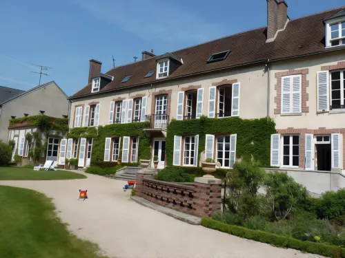 Le Clos Saint Nicolas Hotels in Chateau-Renard