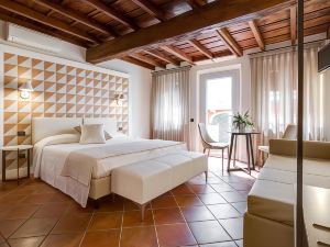 Ferrara Rooms