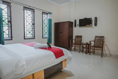 RedDoorz Near Ringroad City Walks Medan Hotels near GBKP Simpang Selayang