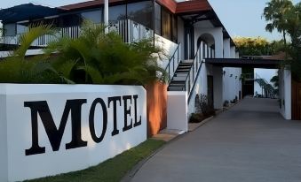 Tower Court Motel