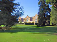 Easthampstead Park Hotels near Picket Post Cl