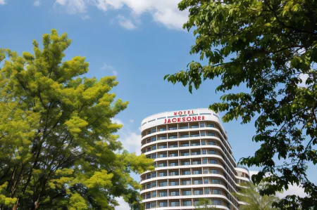 Chuncheon the Jackson9s Hotel Отели рядом с достопримечательностью «Канвонский национальный университет»