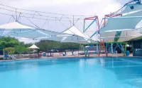 BeeJay Bakau Resort