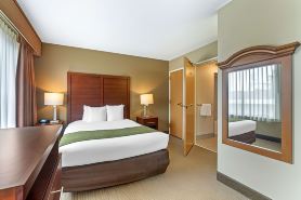 Comfort Suites Wilmington Near Downtown