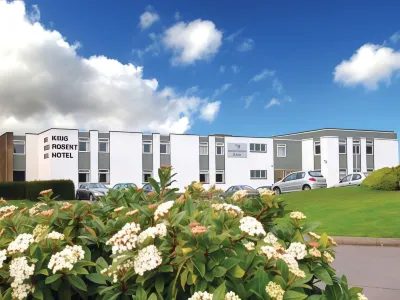 King Robert Hotel Hotels near Salon Services