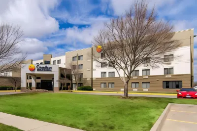 Conference Inn & Suites Wichita Hoteles cerca de Charles Koch Arena