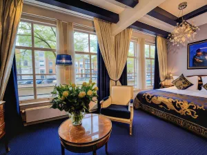 Ambassade Hotel