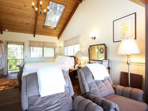 Elk Cove Inn & Spa