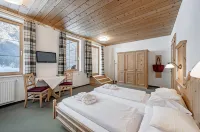 Hotel Fischer am See Hotels in Ройтте