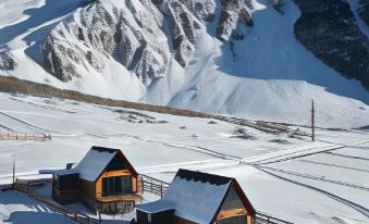 Traveler's Cottages in Kazbegi