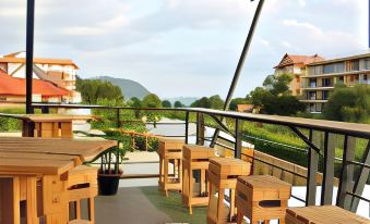 1715 House & Caff Resort, Phuket