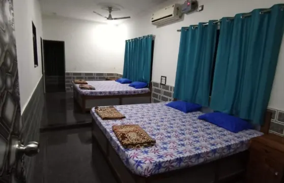 庫爾斯瓦米尼度假村