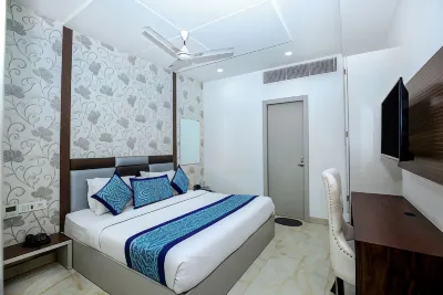 Hotel Tamanna - 50 Meter from Golden Temple Отели в г. Амритсар