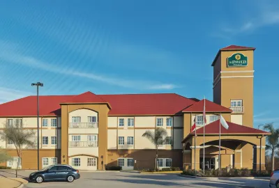 休斯頓霍比機場拉昆塔溫德姆套房飯店 休斯頓霍比機場附近的飯店