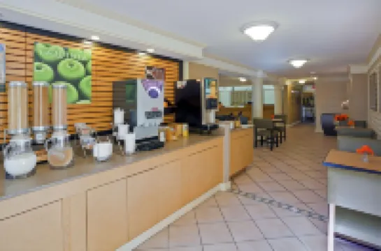 La Quinta Inn by Wyndham Phoenix Sky Harbor Airport