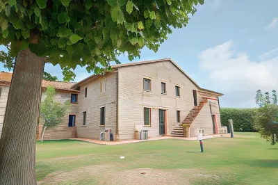 Casa Vacanze Vecchio Granaio Hotel in zona Comma Srl