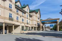 Clarion Hotel & Conference Centre Hotels in Abbotsford