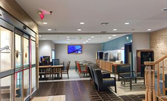 Country Inn & Suites by Radisson, Topeka West, KS