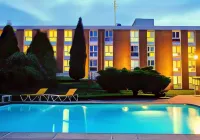Ibis Styles Lille Neuville en Ferrain - Pool