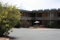 Red Cedars Motel Hotels in Watson