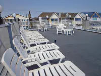 Quarterdeck Motel - 2-Star