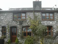 Neuadd Arms Hotel Các khách sạn ở Treflys
