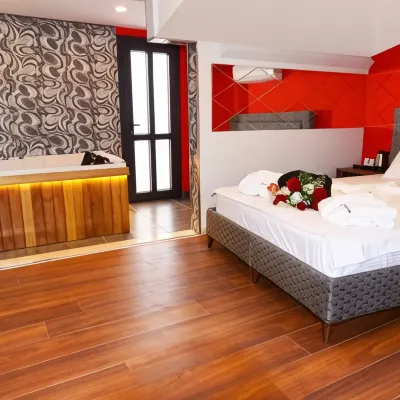 Renk Otel Karşıyaka Hotels near Karsiyaka