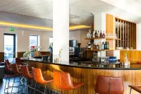 Bastion Hotel Amsterdam Airport - Bares