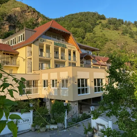 Gartenhotel & Weingut Pfeffel Dürnstein