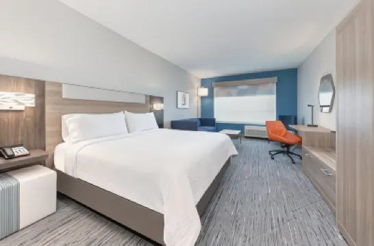 Holiday Inn Express & Suites AUSTIN AIRPORT EAST by IHG Hotels near Austin–Bergstrom International Airport