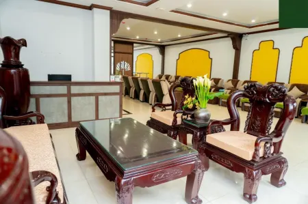 Le Chapa Hotel & Spa Отели рядом с достопримечательностью «Po Mu Sapa»