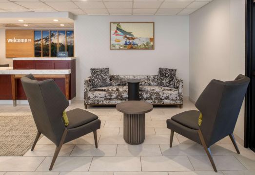 2. 햄프턴 인 시애..