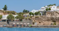 Akrotiri Hotel Hotels near Red beach