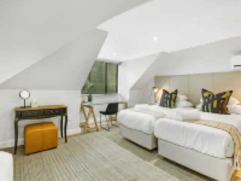 30 オン ホワイツ ゲストハウス ブルームフォンテーンのホテル