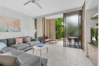 Elysium Private Apartments Triton by the Sea