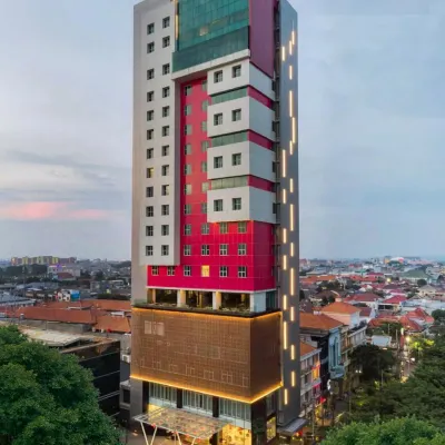 Leedon Hotel & Suites Surabaya Hotels near Cheng Hoo Mosque