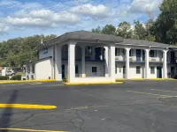 Motel 6 Vicksburg, MS - parking