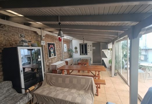 디오스쿠로스 호스텔