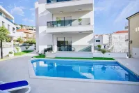 Apartments Villa Aquamarie Hotels in Grohote