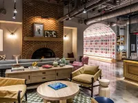 Moxy Cincinnati Downtown Hotels in Cincinnati