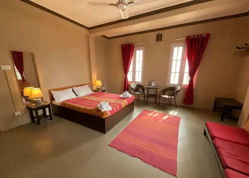 New Hotel Castle - Homestays