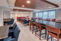 Holiday Inn Express & Suites West Long Branch - Eatontown Các khách sạn ở Red Bank