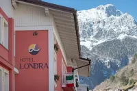Hotel Londra Slow Living Molveno Hotels in Molveno