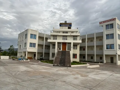 Srinivasa Hotel - 4つ星