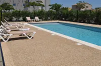 Ibis Istres Trigance - Pools
